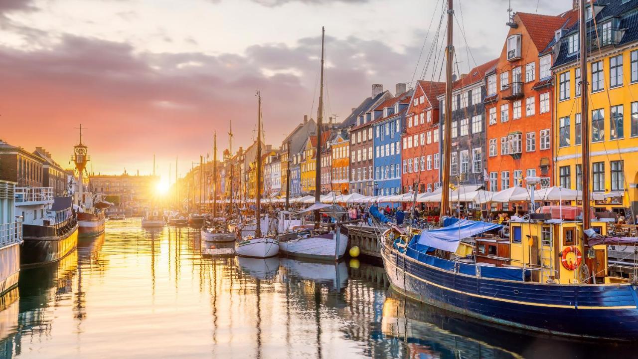 Lavish 4Br Apartment In The Heart Of Cph By The Canals โคเปนเฮเกน ภายนอก รูปภาพ